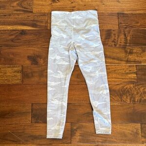 Athleta White Camo Leggings Size 7/8 Tight Women’s